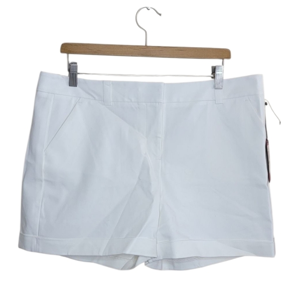NWT Vince Camuto | Classic New Ivory Cuffed Shorts Size 14 Summer - Picture 1 of 6